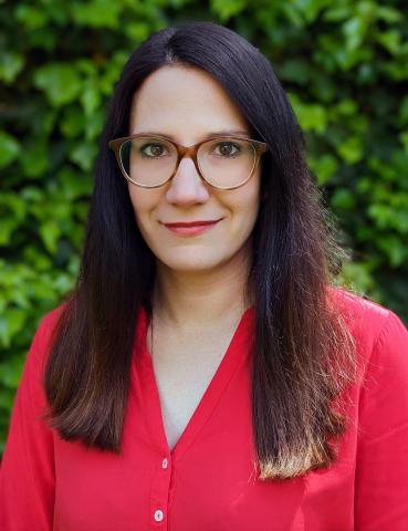 Photo of Julia Ettinger